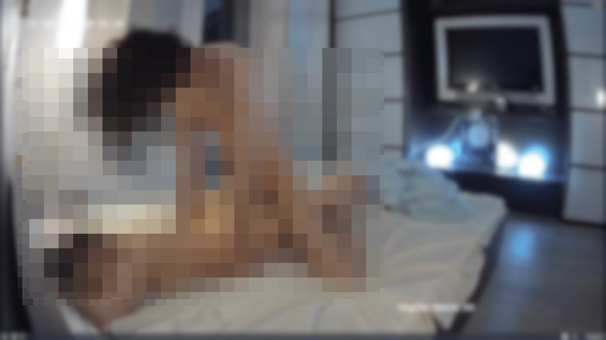 Bedroom fucking on VoyeurHouse